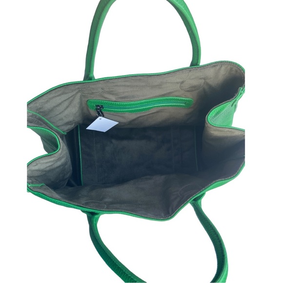 Beck Medium Classic Leather Tote in green - Picture 7 of 11